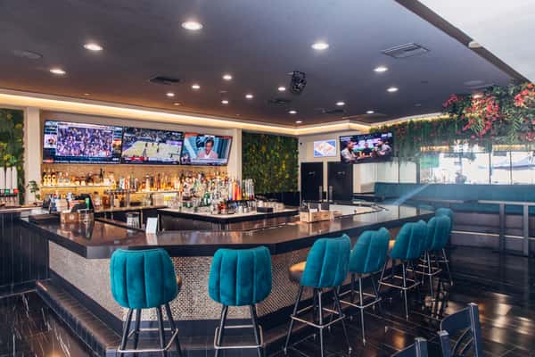 Interior_Bar_Angle