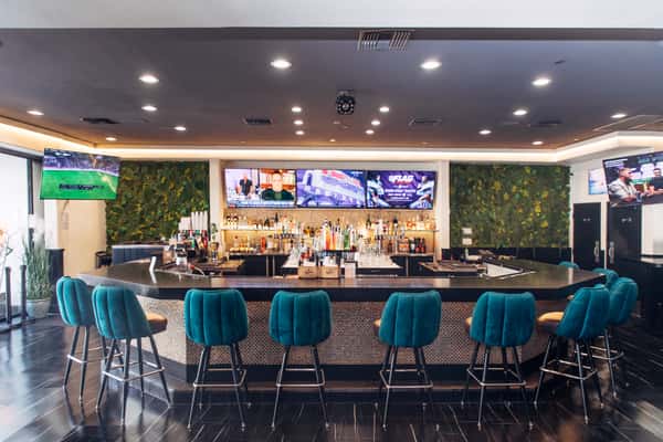 Interior_Bar_Zoom