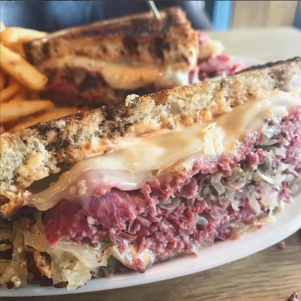 REUBEN (classic or turkey)