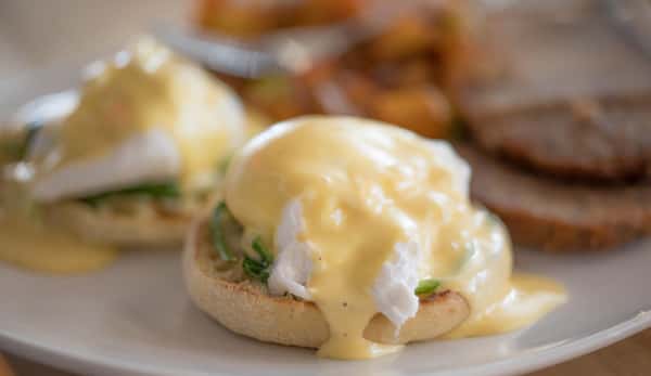 CAROLYN'S BENEDICT