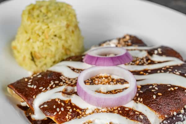 Enchiladas De Mole