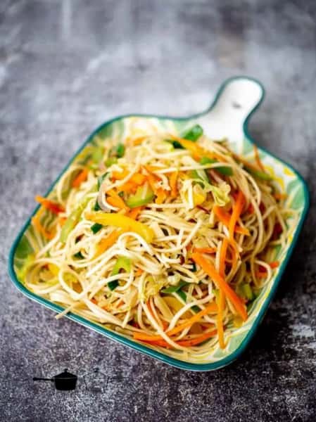 Vegetable Hakka Noodles