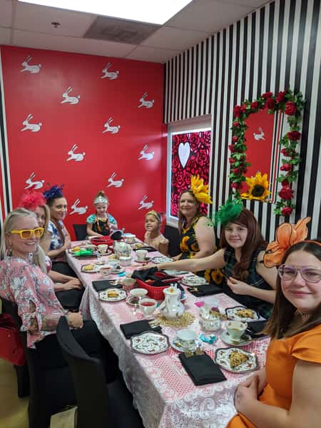 mom and daughter tea party at queen of hearts las vegas