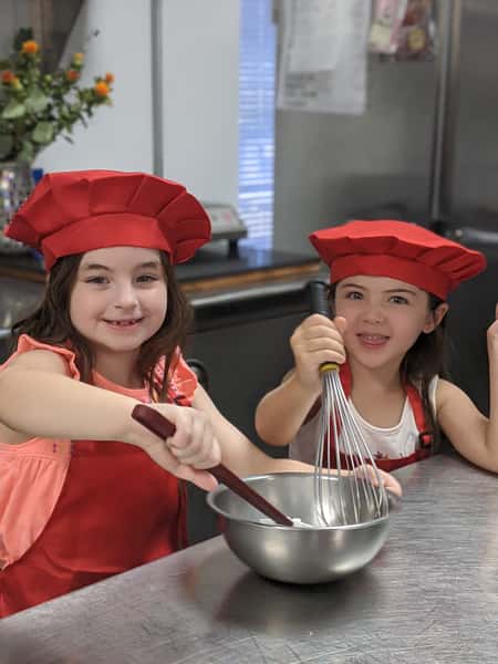 kids baking at kids tea party at queen of hearts las vegas