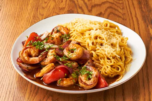 Linguine a La Huancaina Con Shrimp Saltado