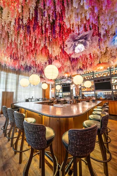 bar spring decor