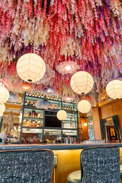 bar spring decor