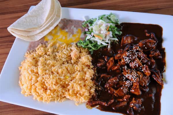 Pollo En Mole