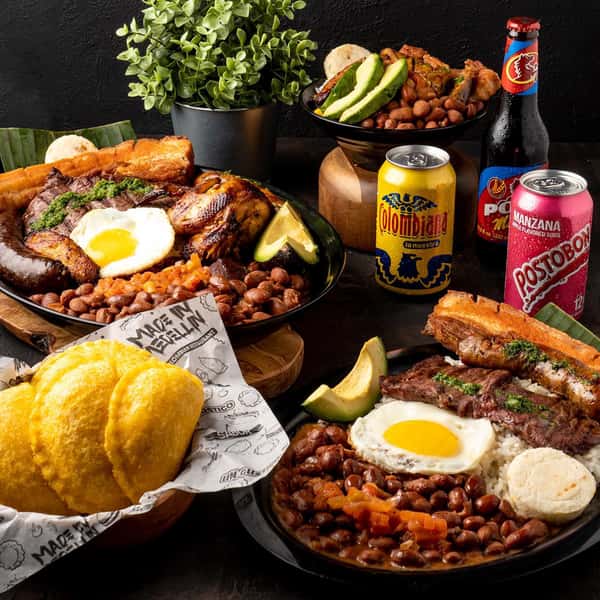 table of colombian food