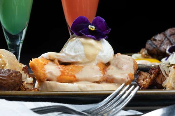 Buffalo Fried Chicken Benedict