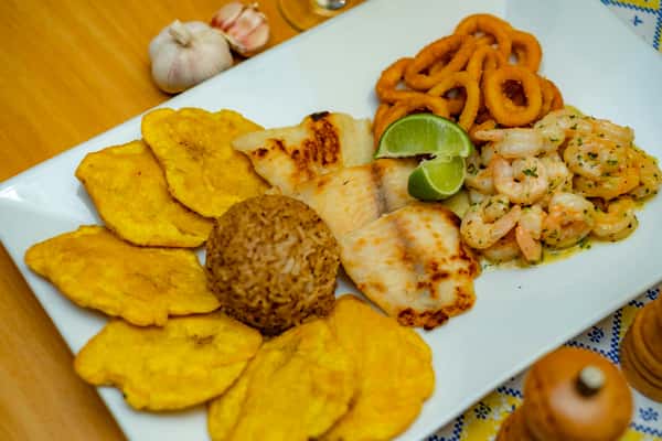 hash browns, onion rings and fish