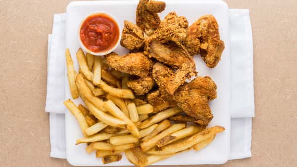 6 Whole Wings w_Fries