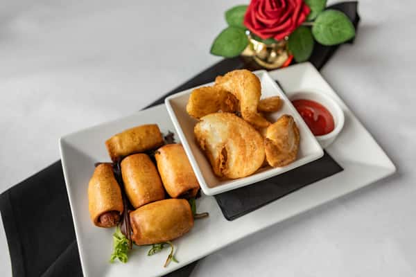 Pretzel Mini Hot Dogs (5)