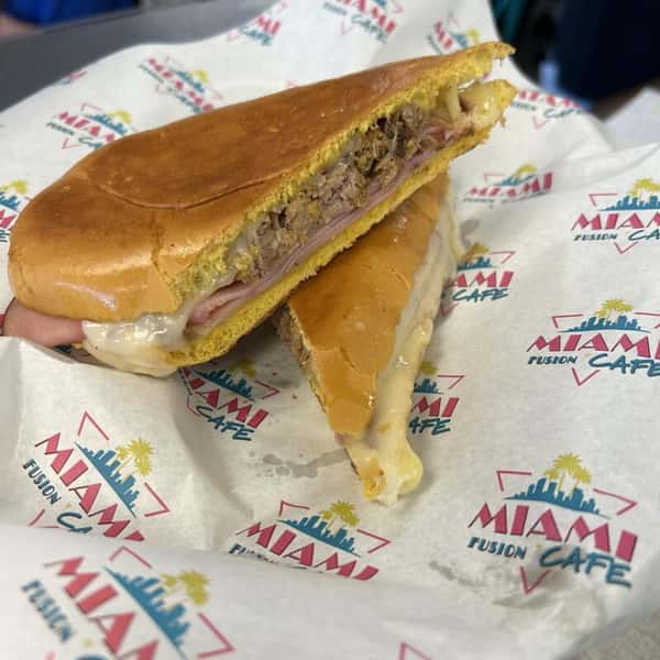 Media Noche Sandwich
