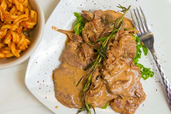 FILETTO DI MANZO AL GORGONZOLA DOLCE     G.F.