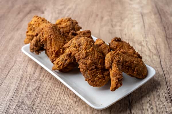 3 CHICKEN WINGS
