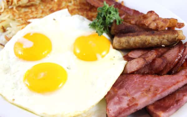 DELUXE BREAKFAST