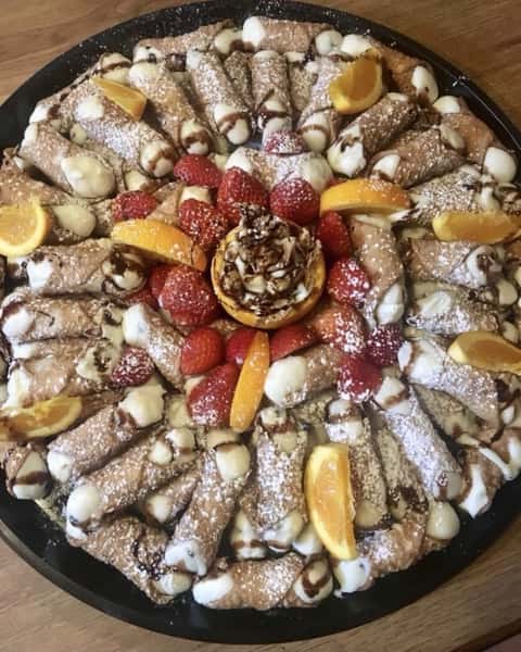 Cannoli Dessert Platter