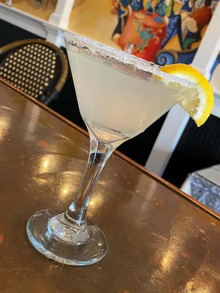 martini with a lemon wedge
