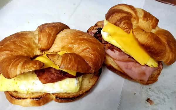 Croissant with ham and cheese