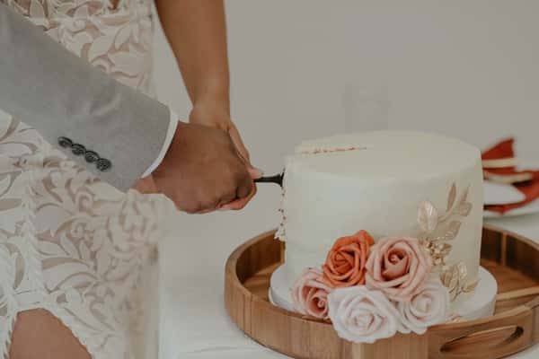 Wedding Cakes, favors, and sweet tables for weddings