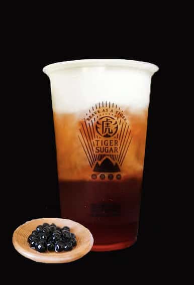 T5. Black Sugar Boba Black Tea Latte with Cream Mousse 老虎堂波霸红茶厚拿铁含奶霜