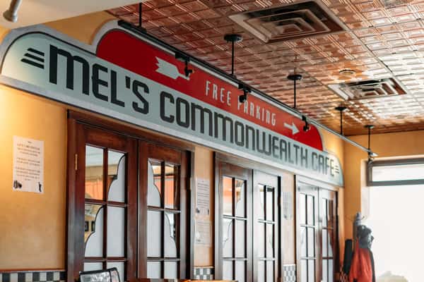 mel's commonweath cafe sign