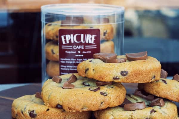 chocolate chip cookies