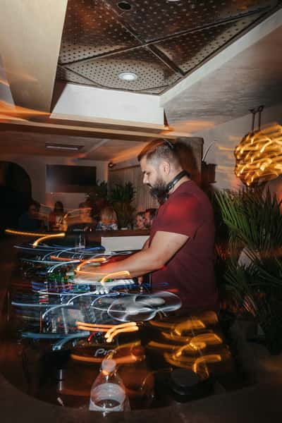 dj