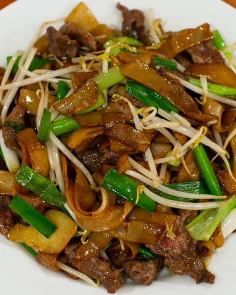 129. 干炒河粉 Beef Chow Fun