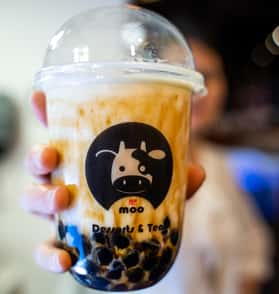Royal milk tea w/ black sugar boba 皇家九号奶茶