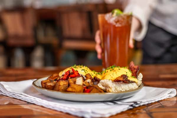 Biscuits Bennie with drink