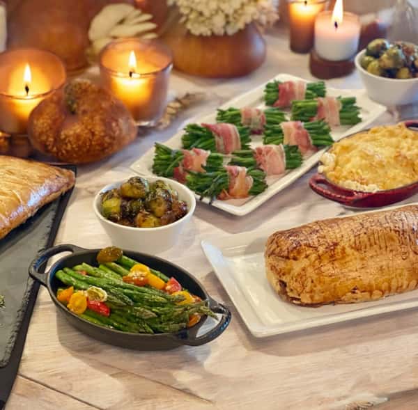 Thanksgiving table buffet set up - Thanksgiving meal order - Order dishes online