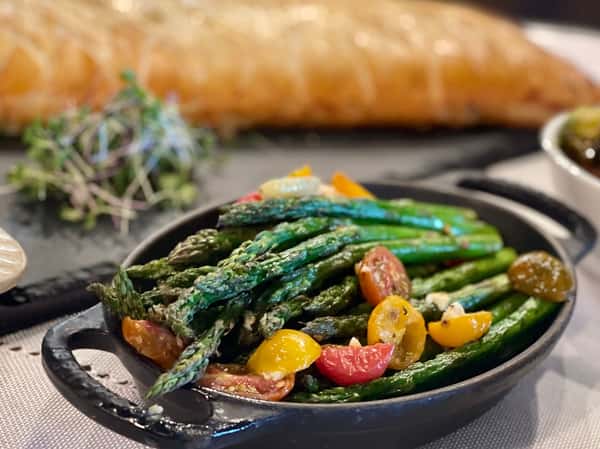 Green Asparagus with tomatoes (32 oz)