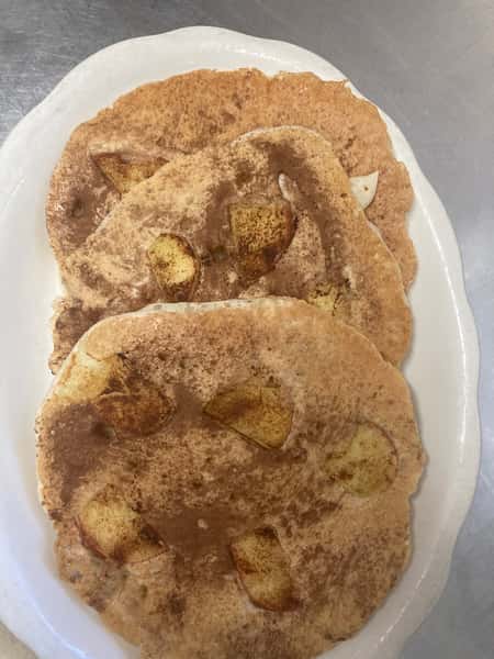 3 Apple Cinnamon Pancakes