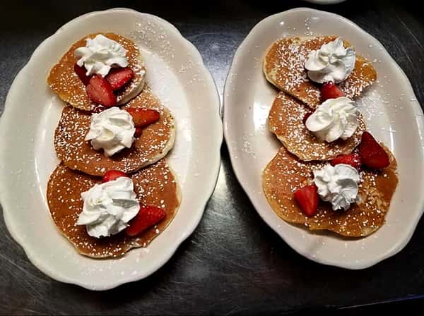 Pancakes with Strawberries