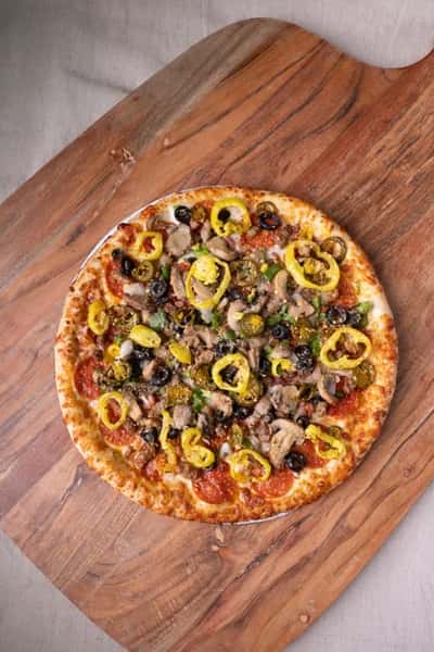 thepowwow_everythingpizza_90.jpg