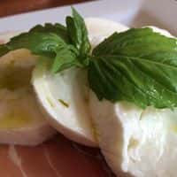 Prosciutto & Fresh Mozzarella*