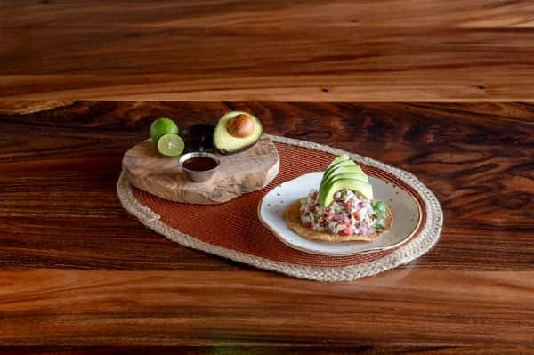 Tostada de Ceviche de Pescado
