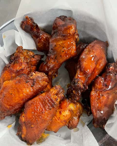 🔥 Wing Wednesday at Double S Smokehouse 🔥 

Wings just hit different midweek… especially at 95¢ each 🙌 

🍗 Flavors you don't want to miss: 
• Bourbon 
• Thai Chili 
• Garlic Parm 
• Buffalo 
• Plain (keep it classic) 

Grab a cold drink, bring your crew, and make Wednesday your new favorite night of the week. 

📍 Double S Smokehouse 
#WingWednesday #SmokedGoodness #DoubleSSmokehouse #MidweekEats