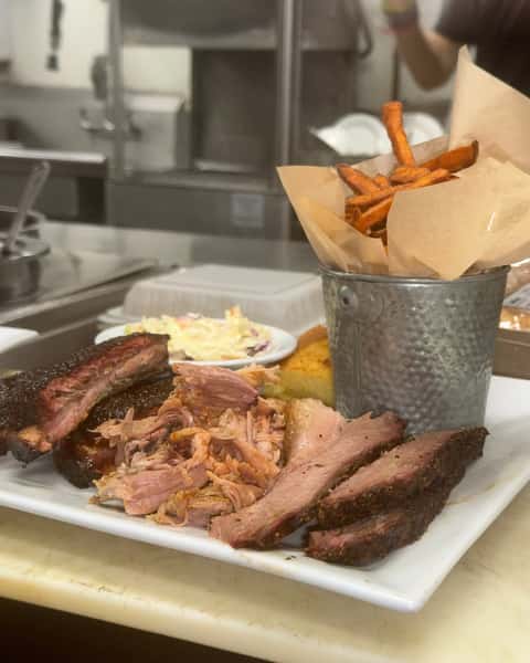 Smokehouse Trio is how you shut down weak cravings—pick three smoked heavy-hitters: Brisket, Pulled Pork, Smoked Sausage, or Ribs, then lock it in with two sides and cornbread. Big smoke, bold flavor, no playing nice. 🔥😎

#DoubleSSmokehouse #SmokehouseTrio #SmokedMeats