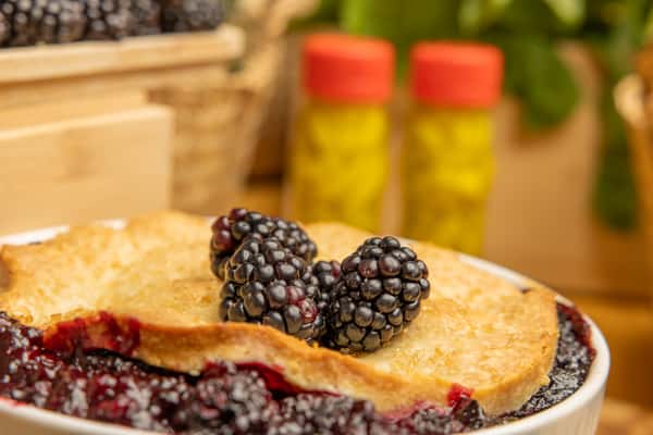 BLACKBERRY COBBLER