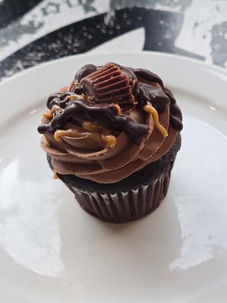 Chocolate Peanut Butter Cupcake