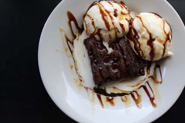 Chocolate Brownie A La Mode