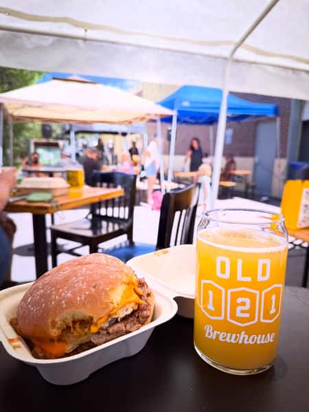 Sunday is our last Brewers Bluegrass Brunch of the summer! Join us in our pop up beer garden at Ye Olde 121 Public House (Wadsworth location) along with @alpineeateryfoodtruck and @bodangomusic for some great food, tunes, and brews.

Well have Booze Bubbles mimosa specials, a $5 Brewers Choice beer, and members of the brewing industry get their first beer free!