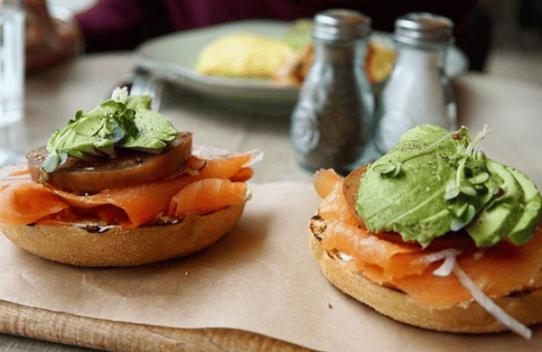 SCOTTISH SMOKED SALMON BAGEL