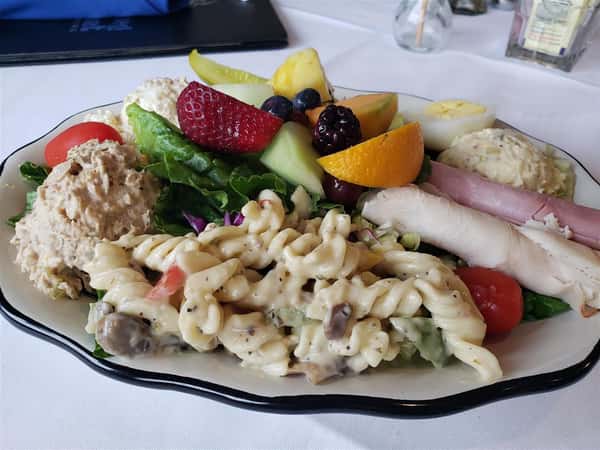 pasta salad with fruit