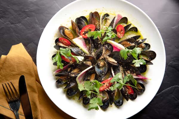 Coconut Curry Mussels