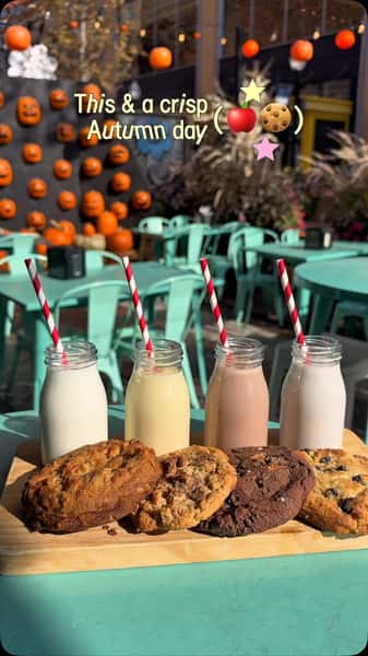 Crisp autumn days call for Apple Caramel Crisp cookies 🍎🍪🍂
A little caramel, a little crunch, and ALL the fall vibes. The perfect excuse to treat yourself at JoJo’s Pumpkin Patch! 🎃✨
#cookies #caramelapplecookies #fallbaking #autumndesserts