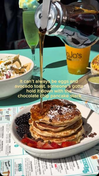 Are you choosing sweet or savory brunch is the real question? 🥞🍳
Serving up brunch daily from 11am-2pm at JoJo’s ☀️
#brunch #pancakestack #sundaybrunch #sweetorsavory